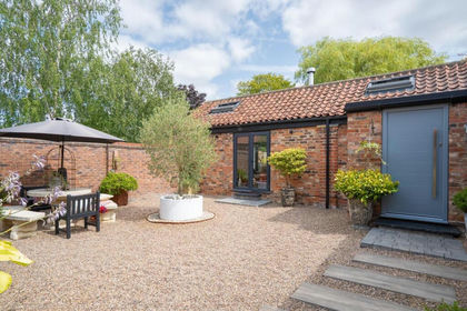 Barn Conversion for sale in Stamford Bridge