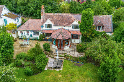 1 acre of Cottage for sale in Bewdley
