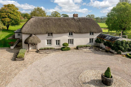 4.7 acres of Farmhouse for sale in Halberton
