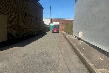 Warehouse for sale in Croydon West