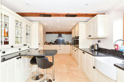 Barn Conversion for sale in West Farleigh