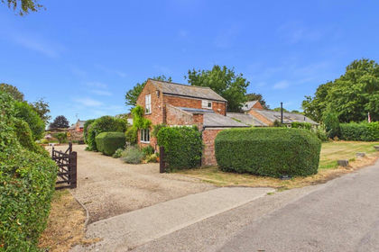 Barn Conversion for sale in Pinchbeck