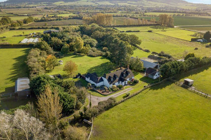 2.8 acres of House with Land for sale in Pershore