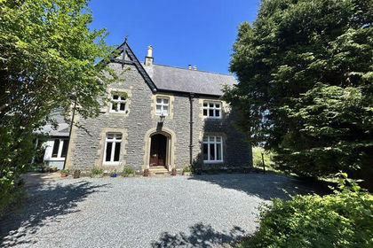 1.3 acres of Country Home for sale in Betws yn Rhos