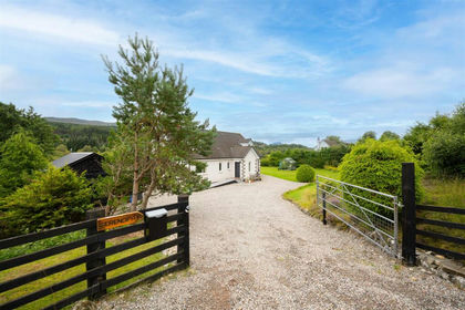 1 acre of House with Land for sale in Inverness, Skye and West Ross-shire