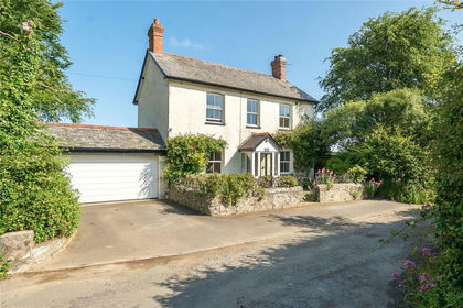 7.4 acres of Cottage for sale in Parkham