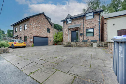 Cottage for sale in Biddulph