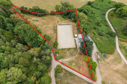 1.5 acres of Equestrian property for sale in Graig