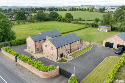 2.5 acres of House with Land for sale in West Bretton