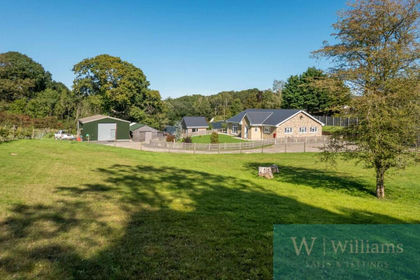 3 acres of House with Land for sale in Havenstreet and Ashey