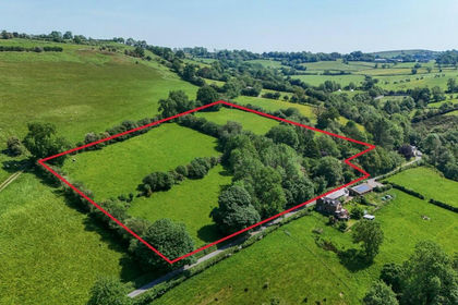 6.6 acres of House with Land for sale in Oswestry Rural