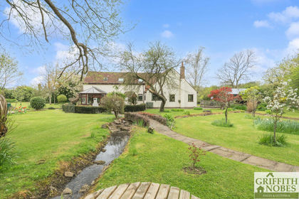 1.5 acres of House with Land for sale in Olveston