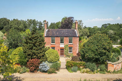 8 acres of House with Land for sale in Wood Norton