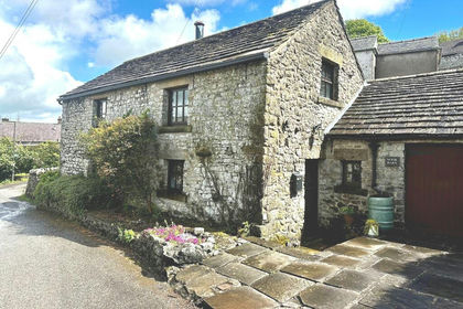 Cottage for sale in Taddington