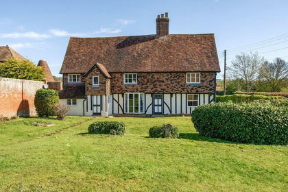 1.3 acres of Farmhouse for sale in Hunton