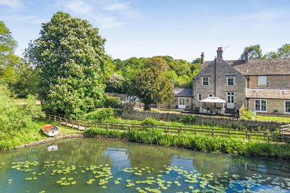 1 acre of Cottage for sale in Ashton