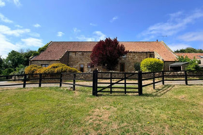 2 acres of House with Land for sale in Staintondale