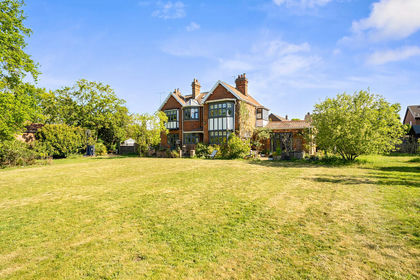 1.5 acres of House with Land for sale in Tasburgh