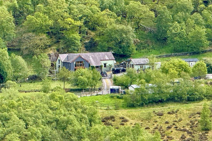 4 acres of House with Land for sale in Llanddeiniolen