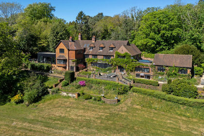 17 acres of House with Land for sale in Farnham