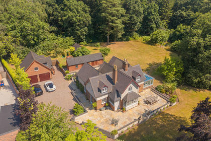 1.3 acres of House with Land for sale in Netherseal