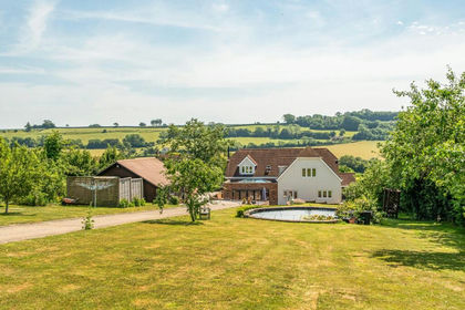 3.5 acres of House with Land for sale in Elham