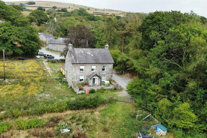 107 acres of Farm for sale in Ceulanamaesmawr