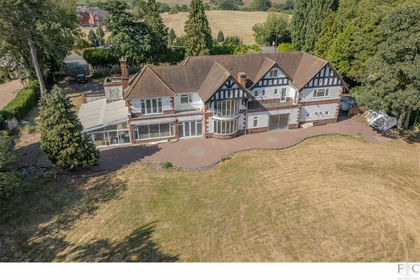 1.5 acres of House with Land for sale in Leicester East