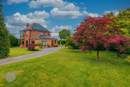 2 acres of House with Land for sale in Culcheth and Glazebury