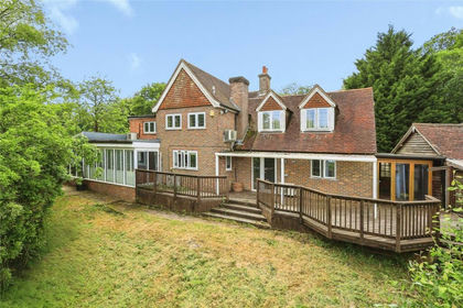 1.6 acres of House with Land for sale in Heathfield and Waldron