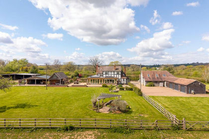 9 acres of House with Land for sale in Bosbury