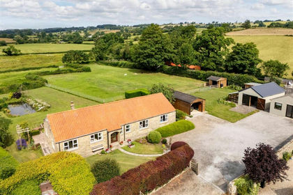 1.4 acres of House with Land for sale in Hunton