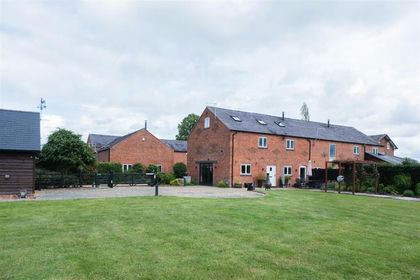 Barn Conversion for sale in Cholmondeley