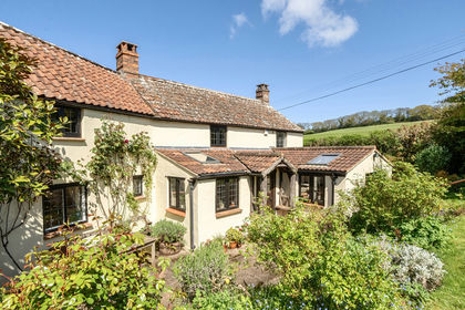 1 acre of Cottage for sale in Bridgwater
