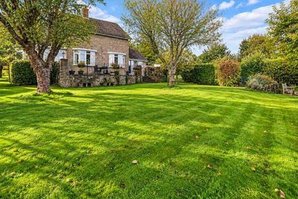 1.5 acres of Cottage for sale in St. Arvans