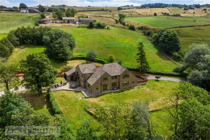 3 acres of House with Land for sale in Colne Valley