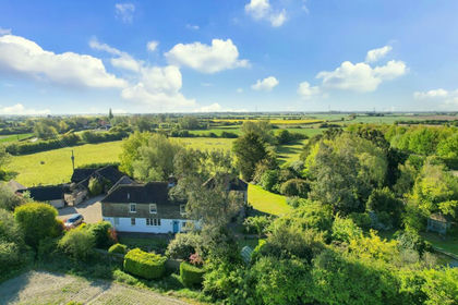 7 acres of Farmhouse for sale in Bilsington