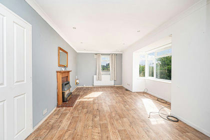 1 acre of House with Land for sale in Dunfermline and Dollar