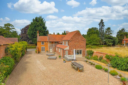 2.9 acres of House with Land for sale in Brant Broughton and Stragglethorpe