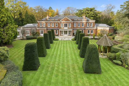 1.8 acres of House with Land for sale in Runnymede and Weybridge