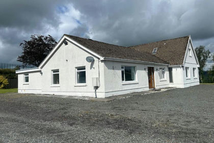 1.5 acres of House with Land for sale in Llandysul