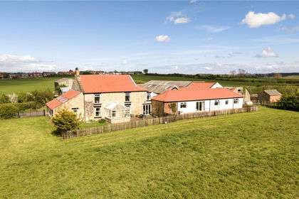 1.8 acres of Farmhouse for sale in Hetton