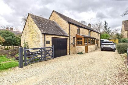 Land for sale in Ascott-under-Wychwood