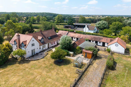 4.4 acres of Equestrian property for sale in Stock and Bradley