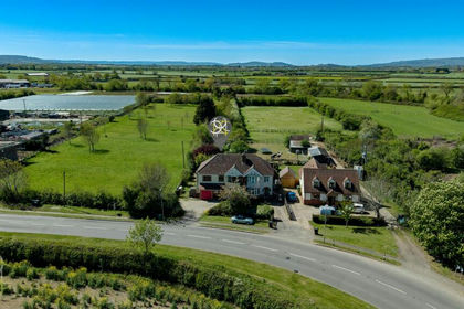 1 acre of House with Land for sale in Bretforton