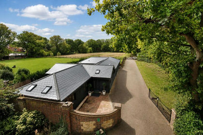 2.5 acres of House with Land for sale in Hever