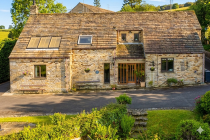4.5 acres of Barn Conversion for sale in New Mills