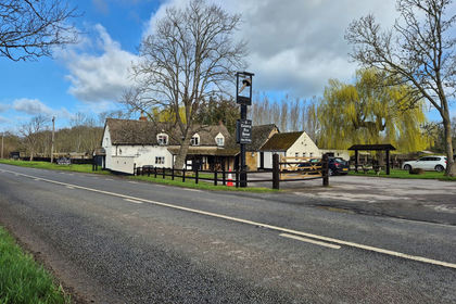 4.5 acres of Pub for sale in