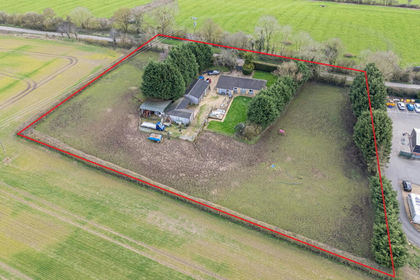 2 acres of Smallholding for sale in Great Oxendon