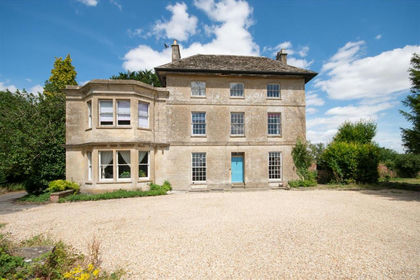 6.2 acres of House with Land for sale in Cirencester